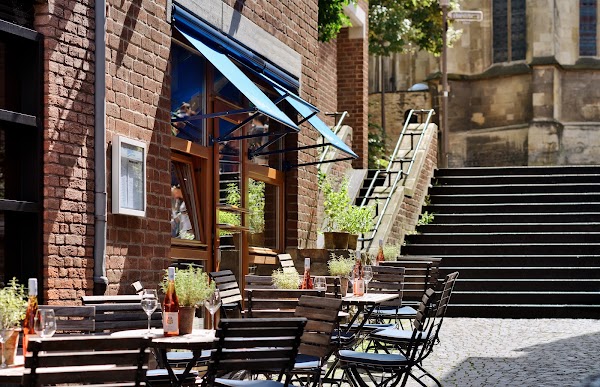 Holstein’s Bistro
