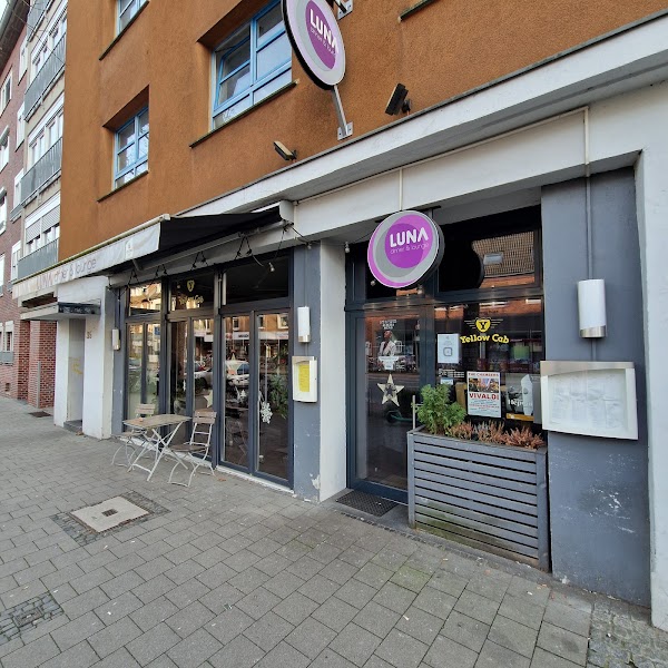 Luna Bar