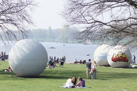 Riesenbillardkugeln